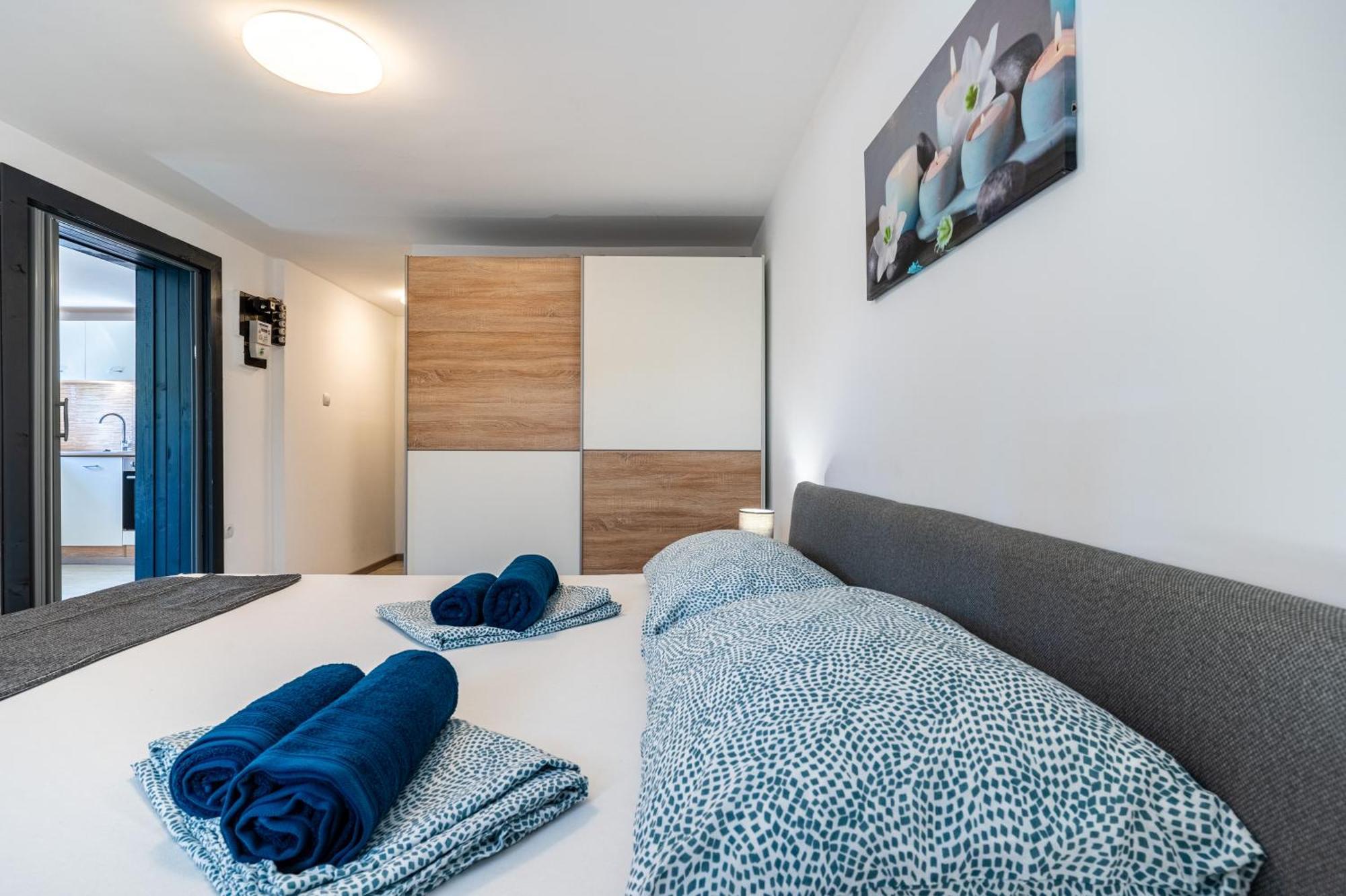 Kuca Matanovic Apartment Cres Bagian luar foto